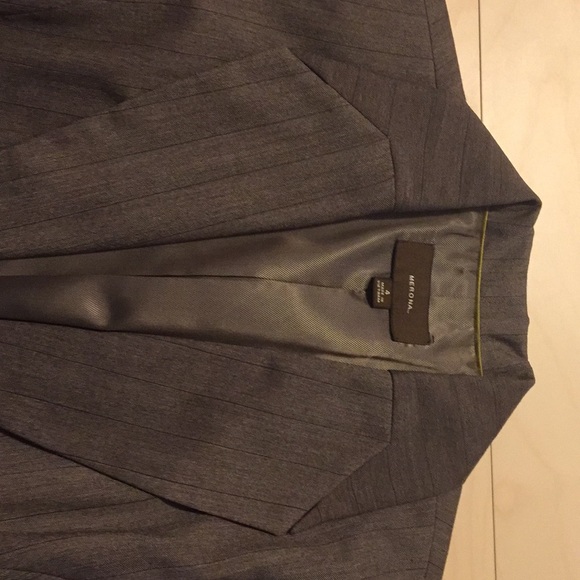 Merona size 4 3 button Brown striped blazer - Picture 8 of 8
